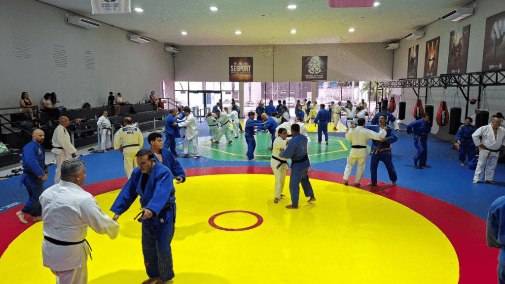 Treinamento de judô veteranos do Espírito Santo